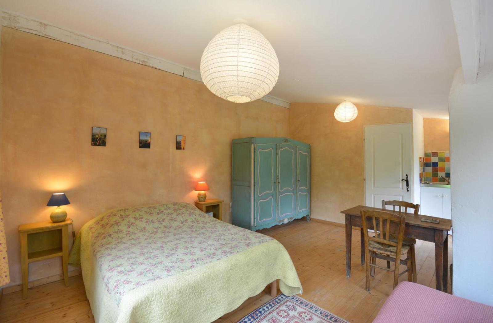 Poterie De Pierroux Roussillon (Vaucluse) Quarto foto