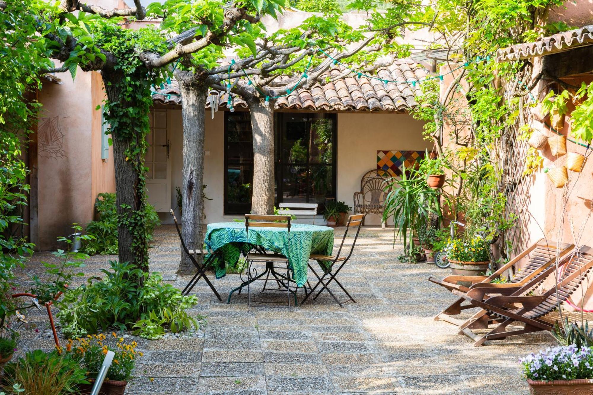 Poterie De Pierroux Roussillon (Vaucluse) Quarto foto